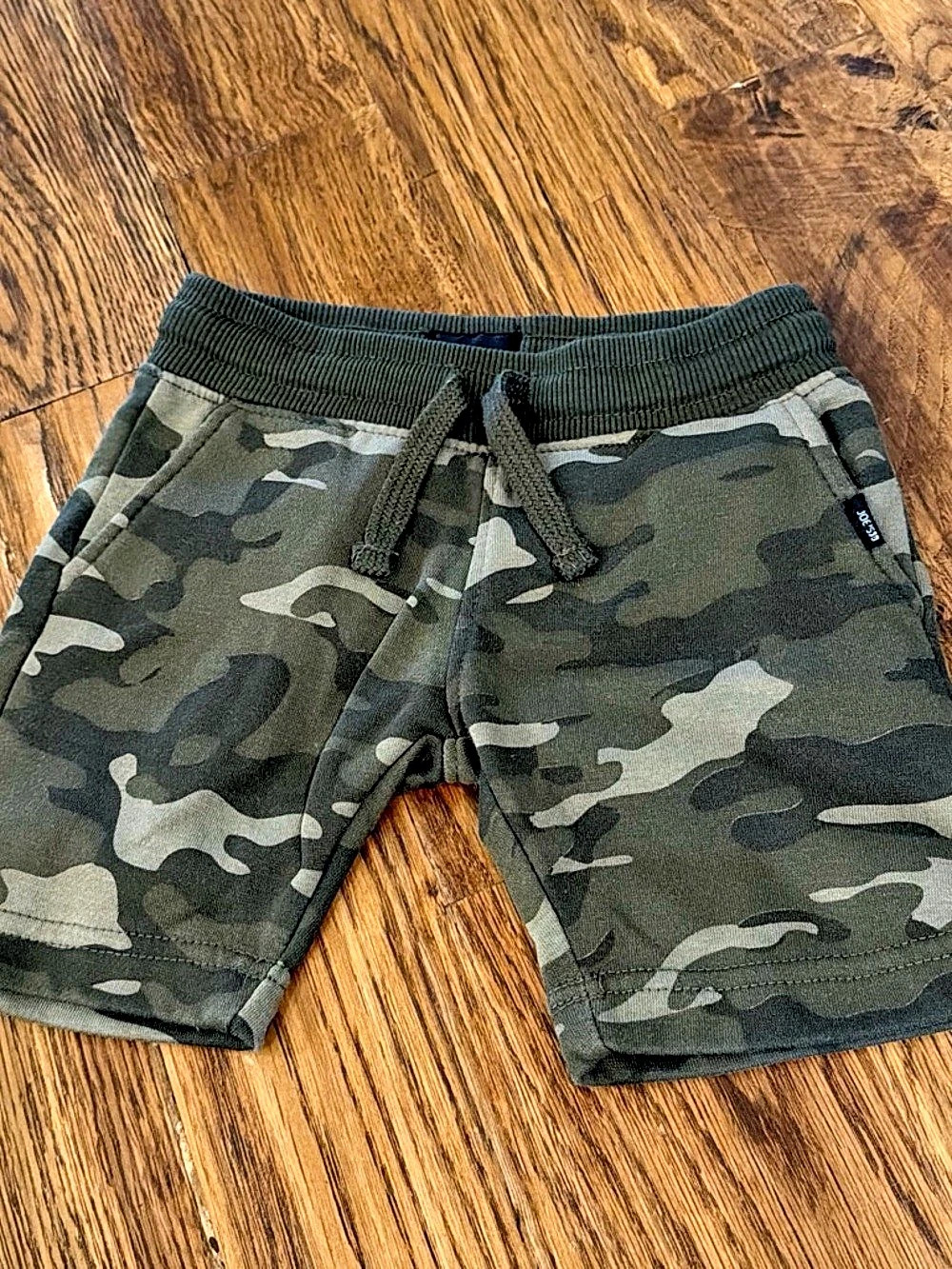 Joe's Jeans Camo Fleece Pull-On Shorts Green & Tan Size 3T